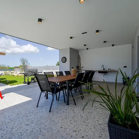 וילה Matohanci Dazzling With Pool